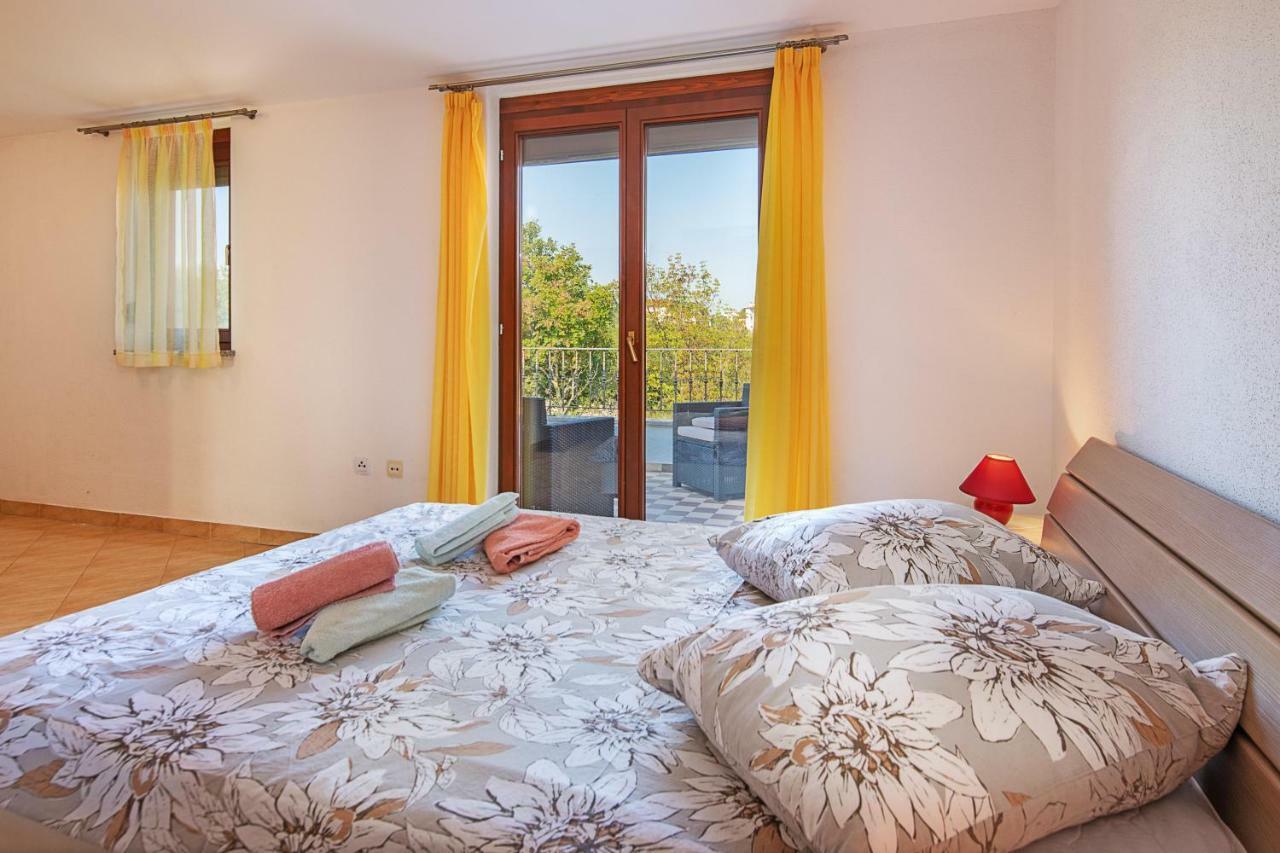 Ferienhaus Joy Ližnjan Exteriör bild