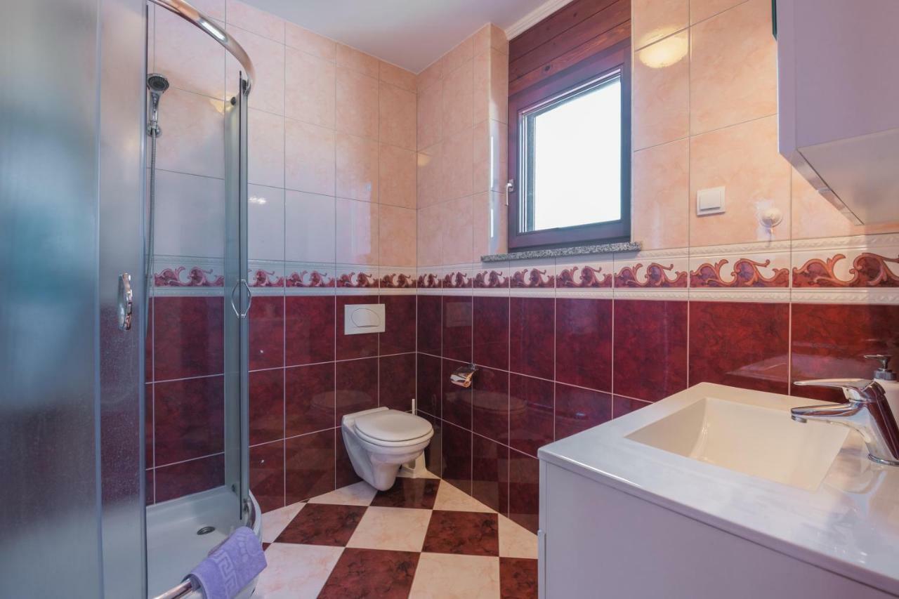 Ferienhaus Joy Ližnjan Exteriör bild
