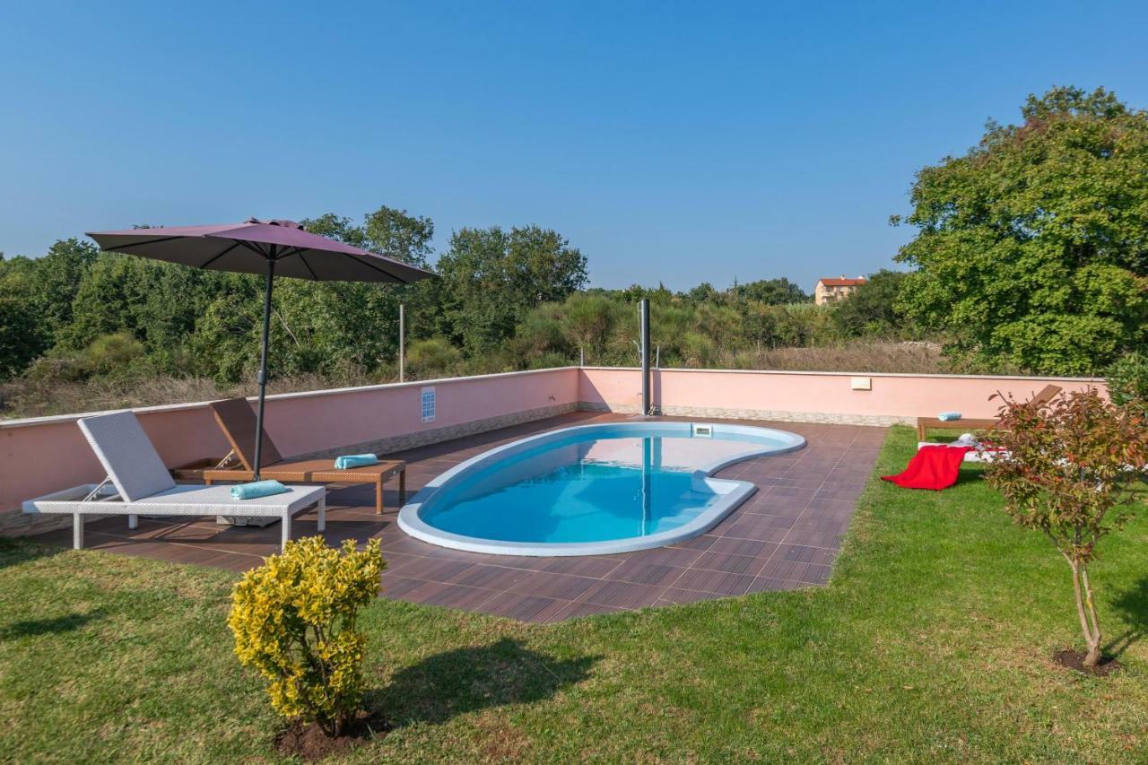 Ferienhaus Joy Ližnjan Exteriör bild